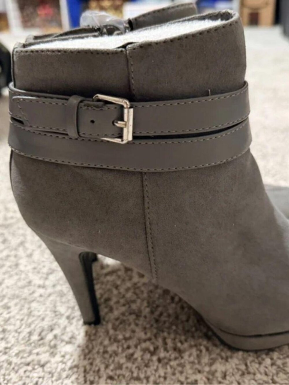 Metaphor Gray suede ankle boots with buckle